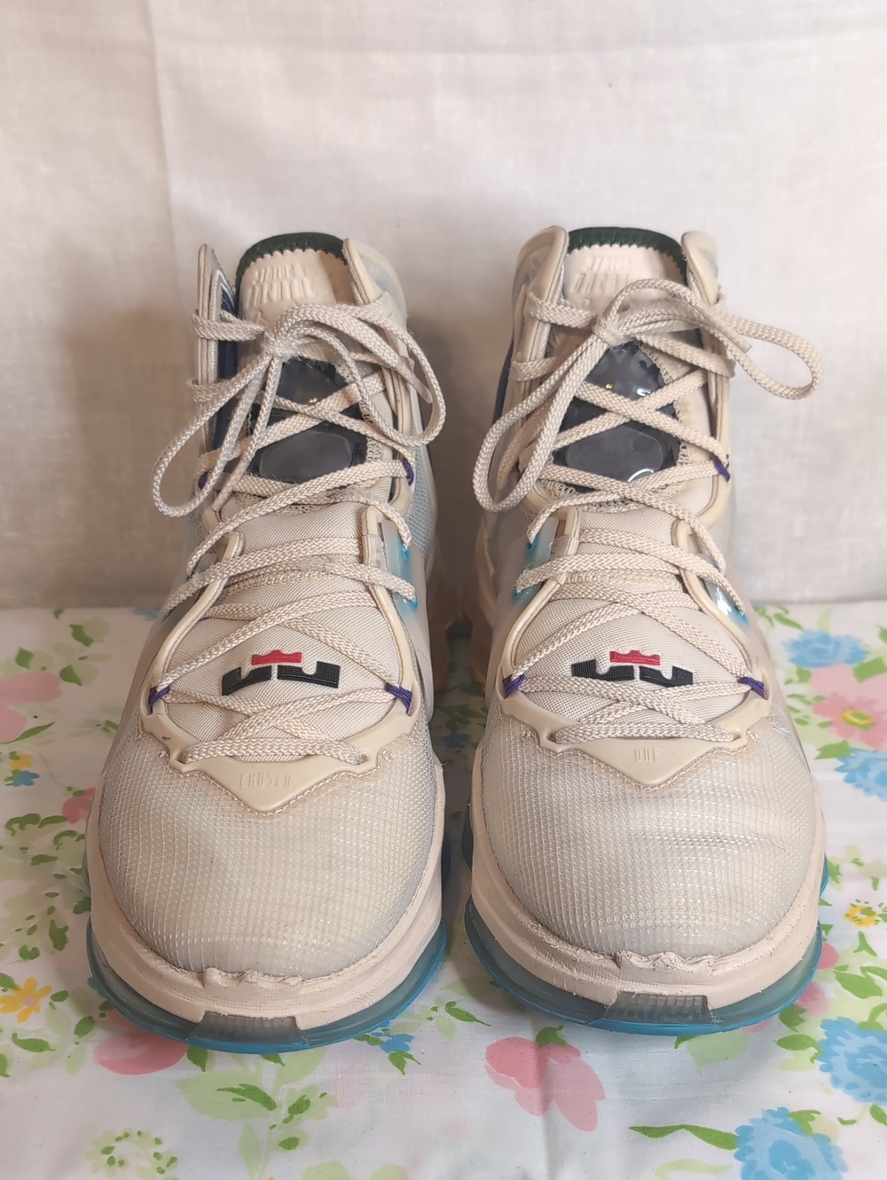 Nike LeBron 19 'Minneapolis Lakers' sneakers mens 9 - Picture 5 of 9